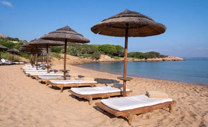 Foto de Spiaggia Liscia di Vacca II con guijarro fino claro superficie