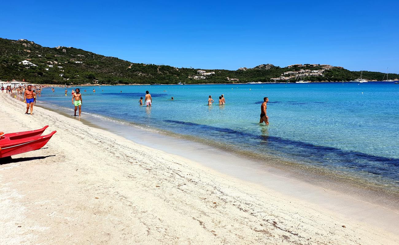 Foto de Playa Marinella con brillante arena fina superficie