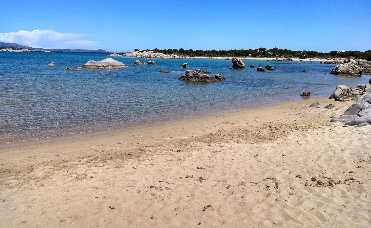 Foto de Cala Marana con arena brillante superficie