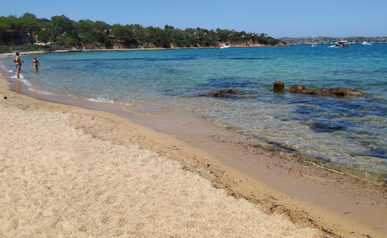 Foto de Cala Garibaldi beach con guijarro fino claro superficie