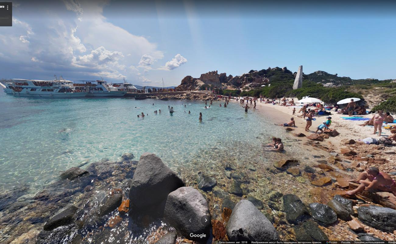 Foto de Punta Rossa Corsara con cala pequeña