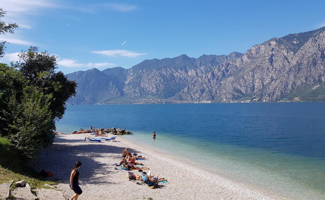 Foto de Spiaggia Baitone con guijarro ligero superficie