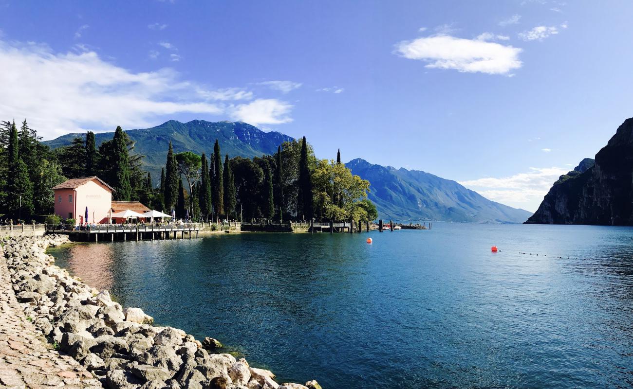 Foto de Spiaggia Riva del Garda con piedra superficie