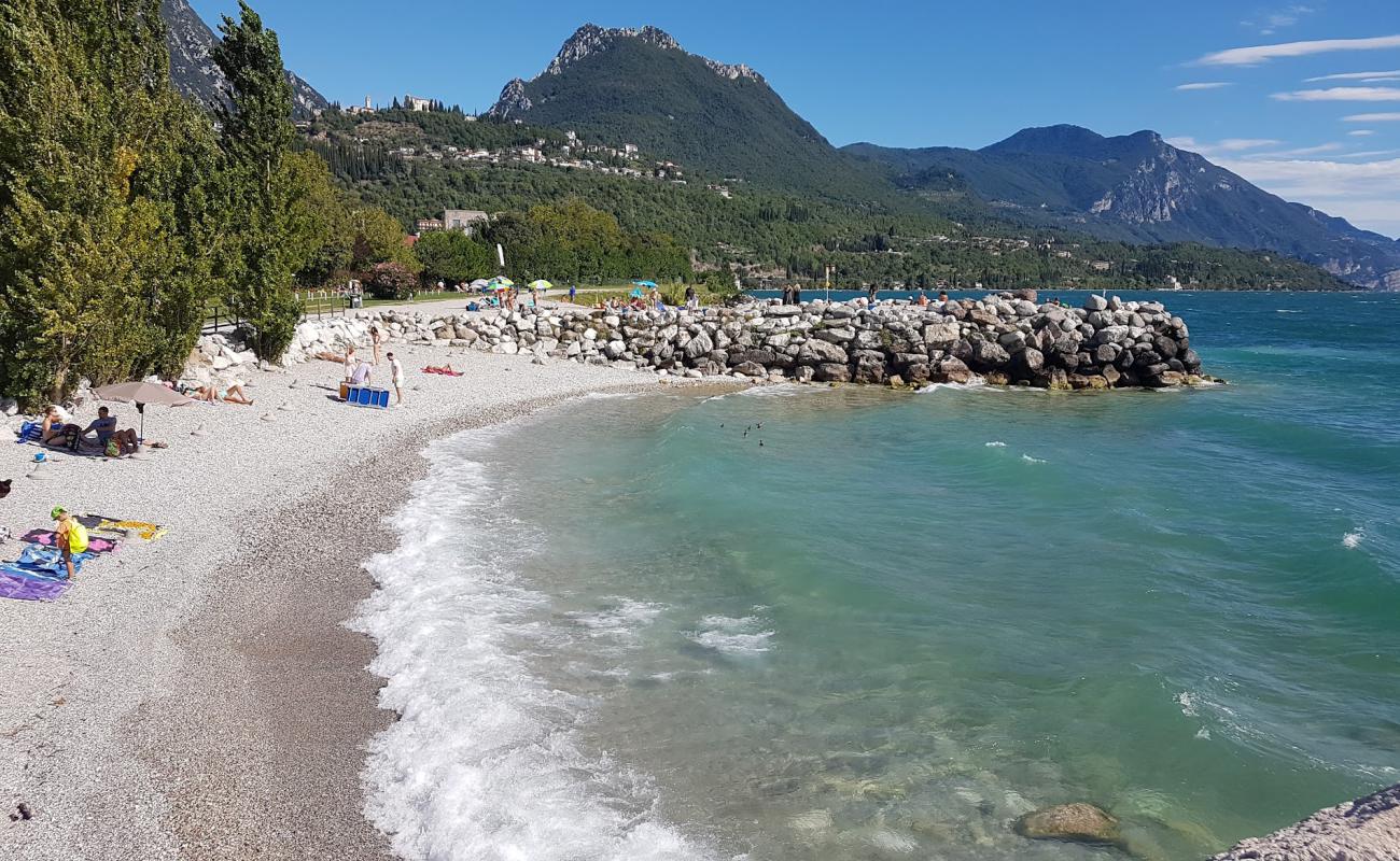 Foto de Spiaggia Toscolano con guijarro fino gris superficie