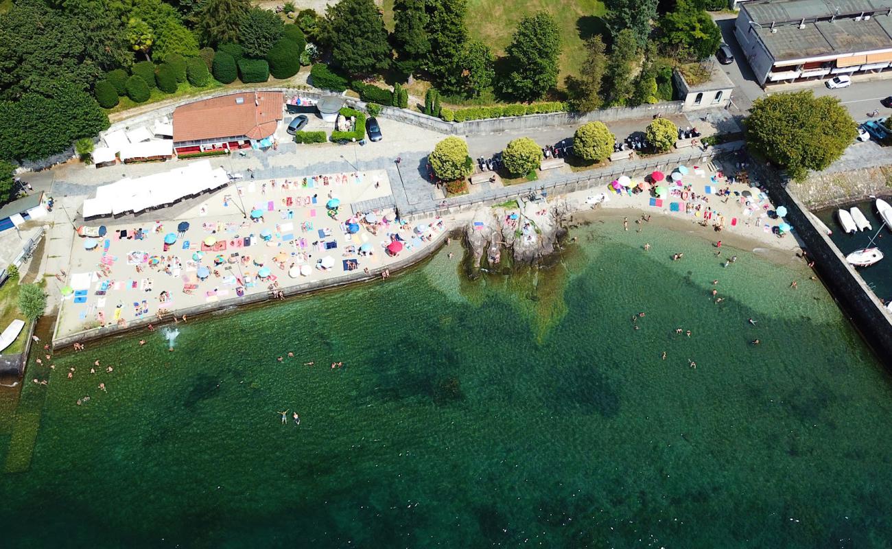 Foto de Lido Ispra con arena brillante superficie