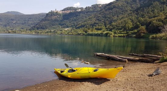 Lago di nemi spiaggia