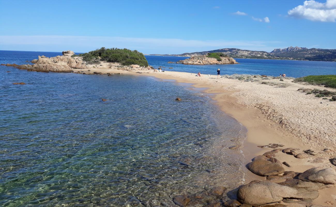 Foto de Spiaggia Barca Bruciata con arena brillante superficie