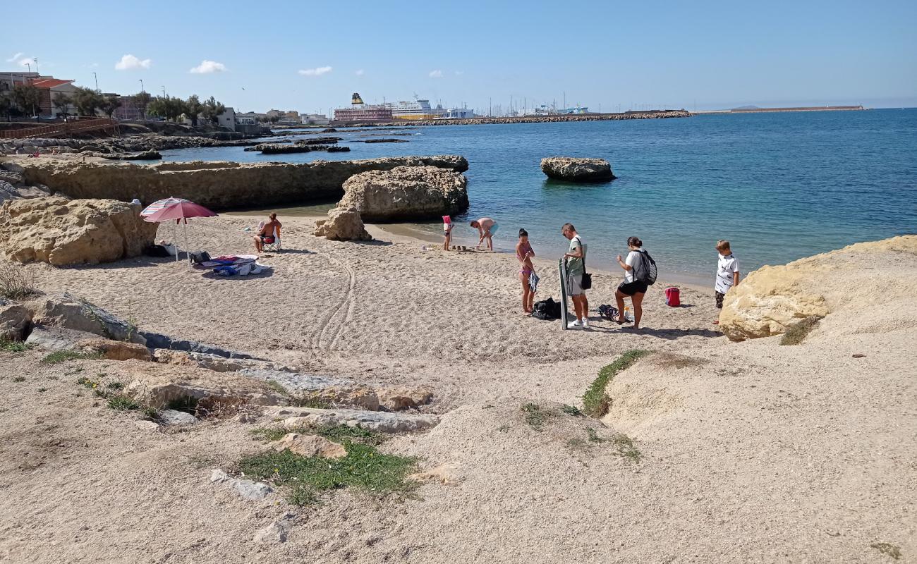 Foto de Spiaggia Acque Dolci con guijarro fino claro superficie