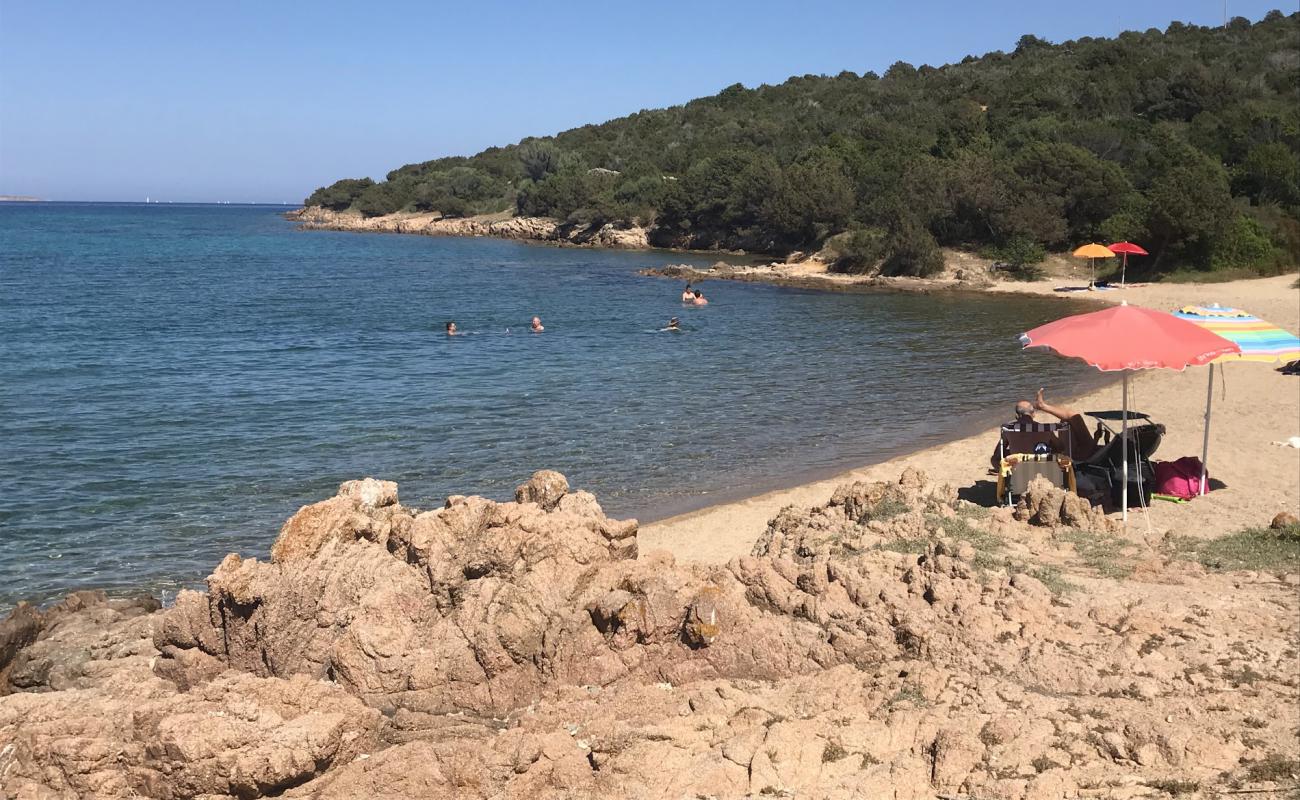 Foto de Spiaggetta La Contralta con arena brillante superficie