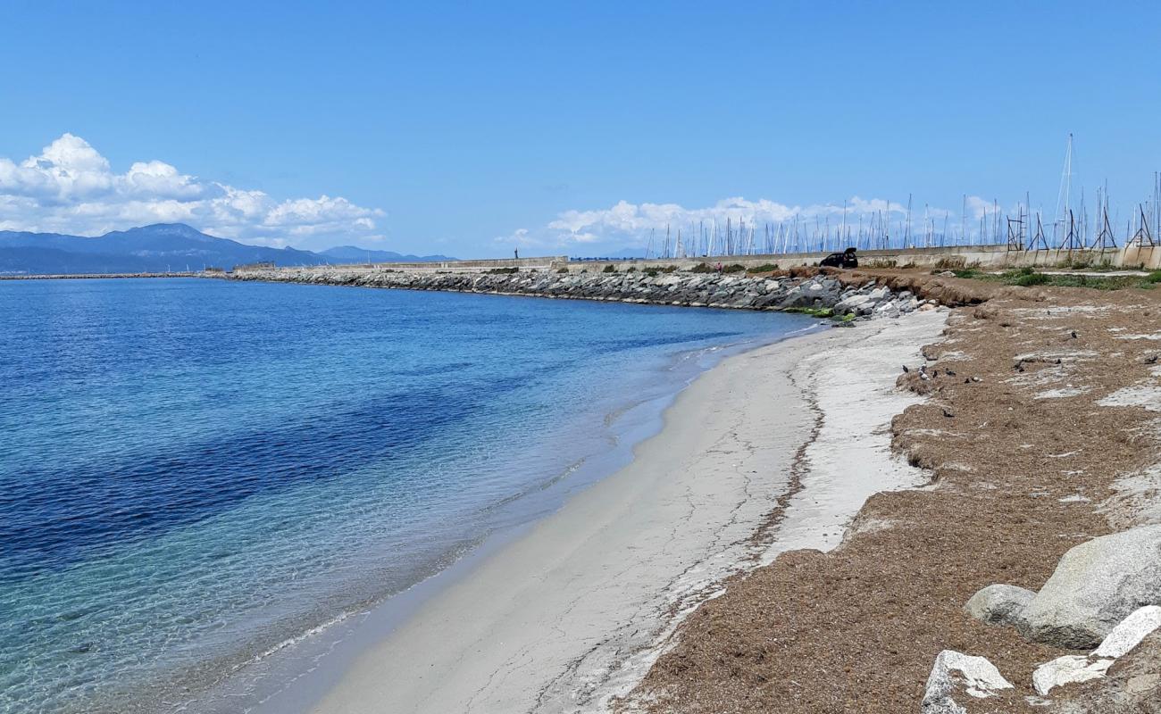 Foto de Spiaggia della Diga con arena brillante superficie