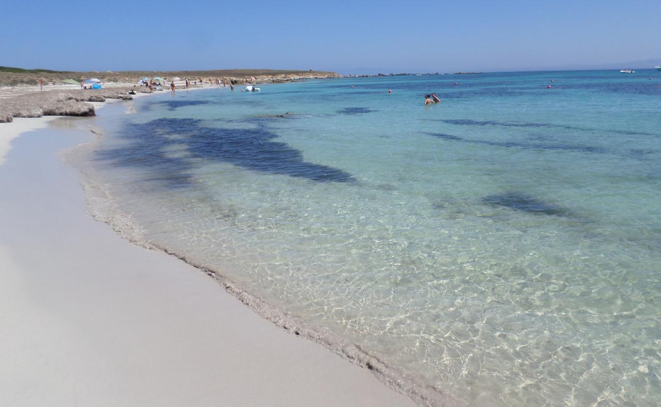 Foto de Spiaggia le Saline con arena brillante superficie