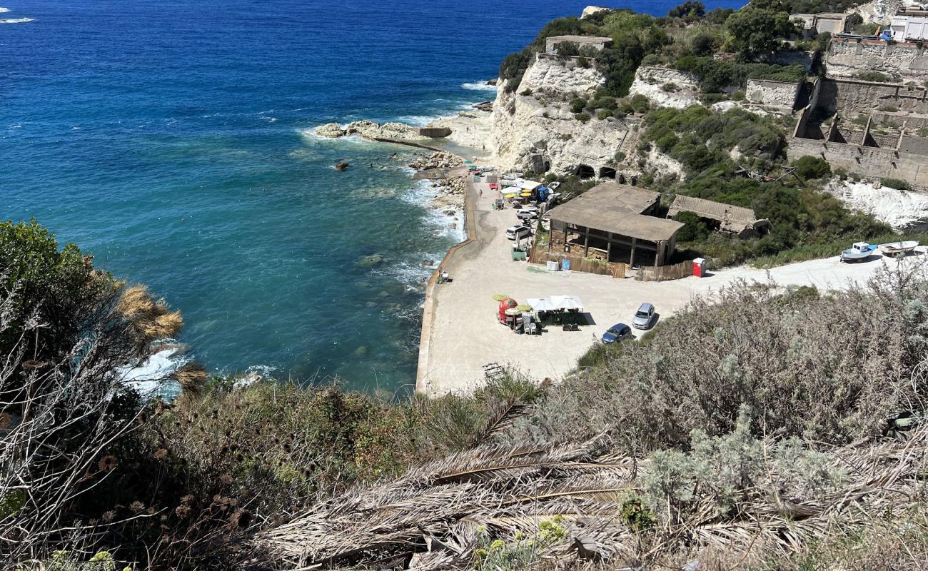 Foto de Cala dell'Acqua con piedra superficie