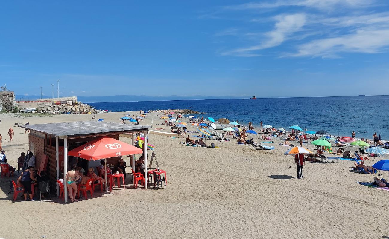 Foto de Spiaggia Libera del Prolungamento con arena brillante superficie