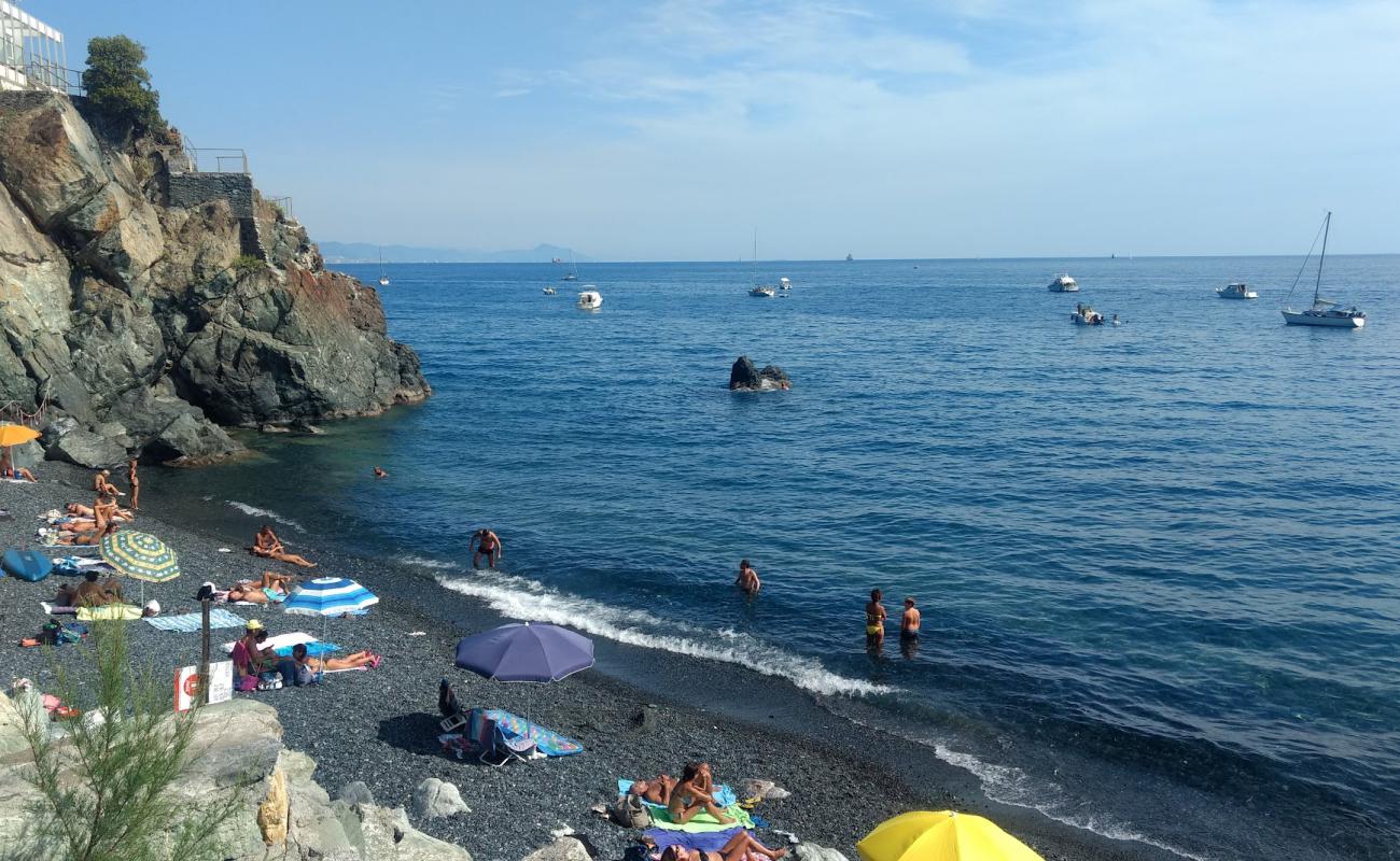 Foto de Spiaggia Azzurrodue con guijarro fino gris superficie