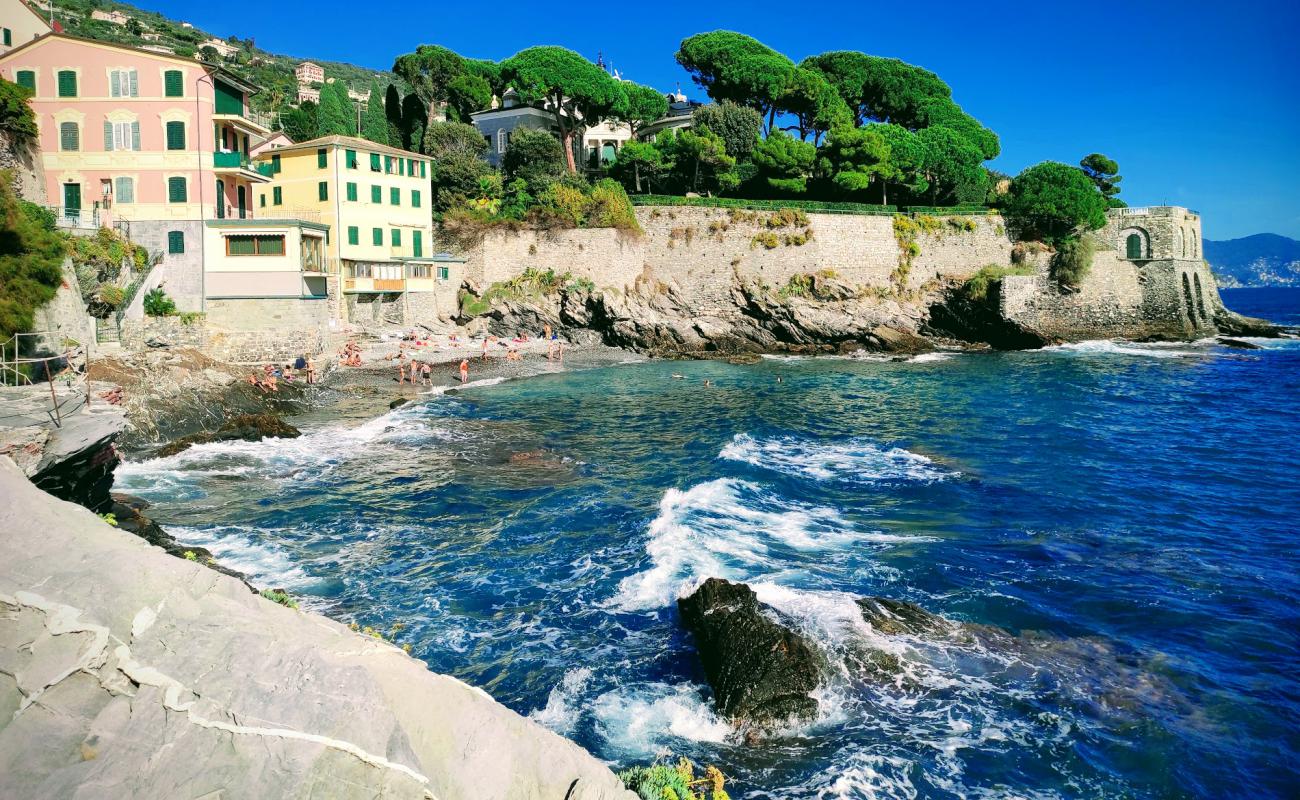 Foto de Spiaggia Pubblica Capolungo con guijarro gris superficie