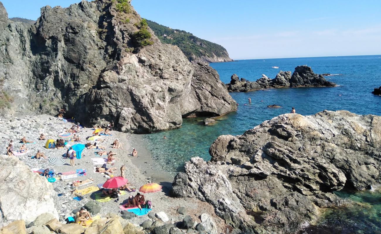 Foto de La Ciclopedonale Maremonti Spiaggia con guijarro gris superficie