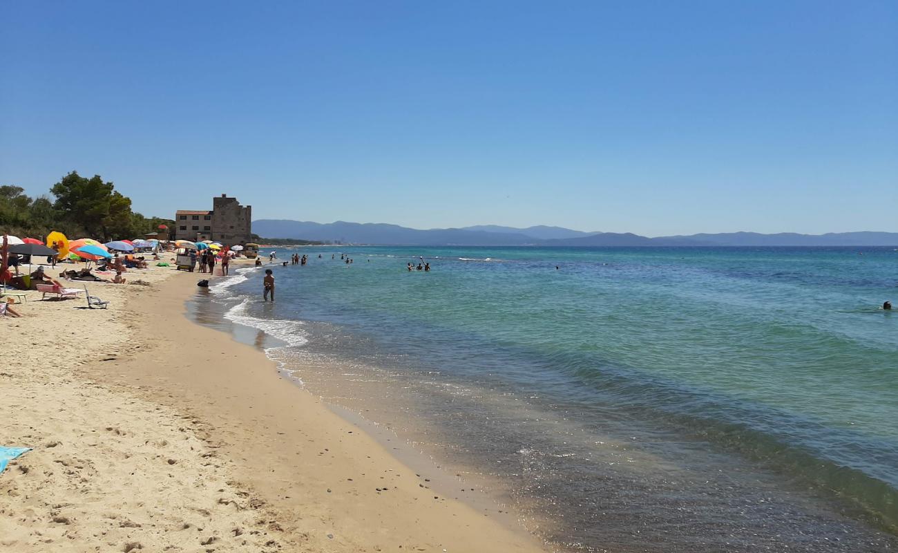 Foto de Spiaggia Libera di Torre Mozza con arena brillante superficie