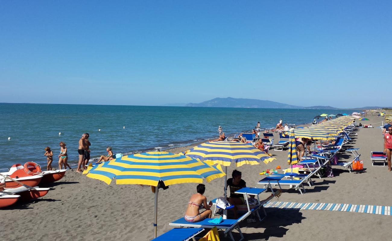 Foto de Spiaggia delle Graticciare con arena brillante superficie