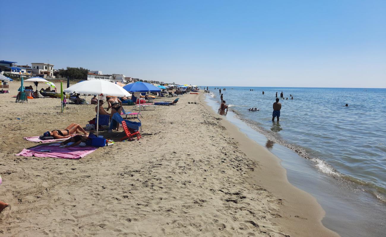 Foto de Spiaggia di Torvaianica con arena brillante superficie