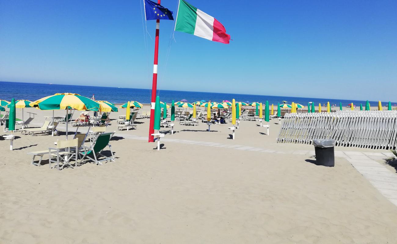 Foto de Lungomare Marina di Ardea Beach con arena brillante superficie