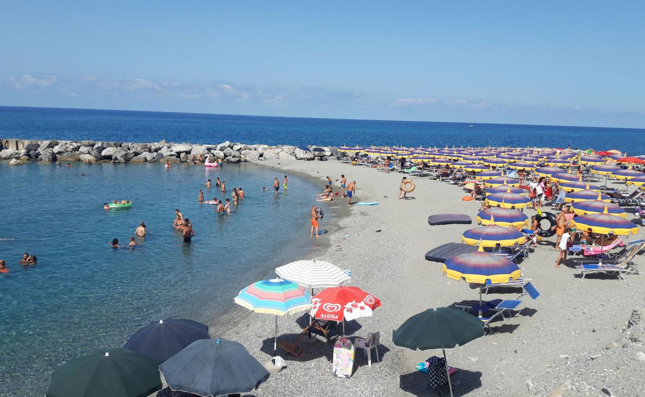 Foto de Spiaggia Coreca con arena gris superficie