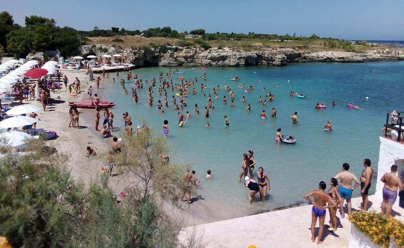 Foto de Cala San Giovanni con arena brillante superficie