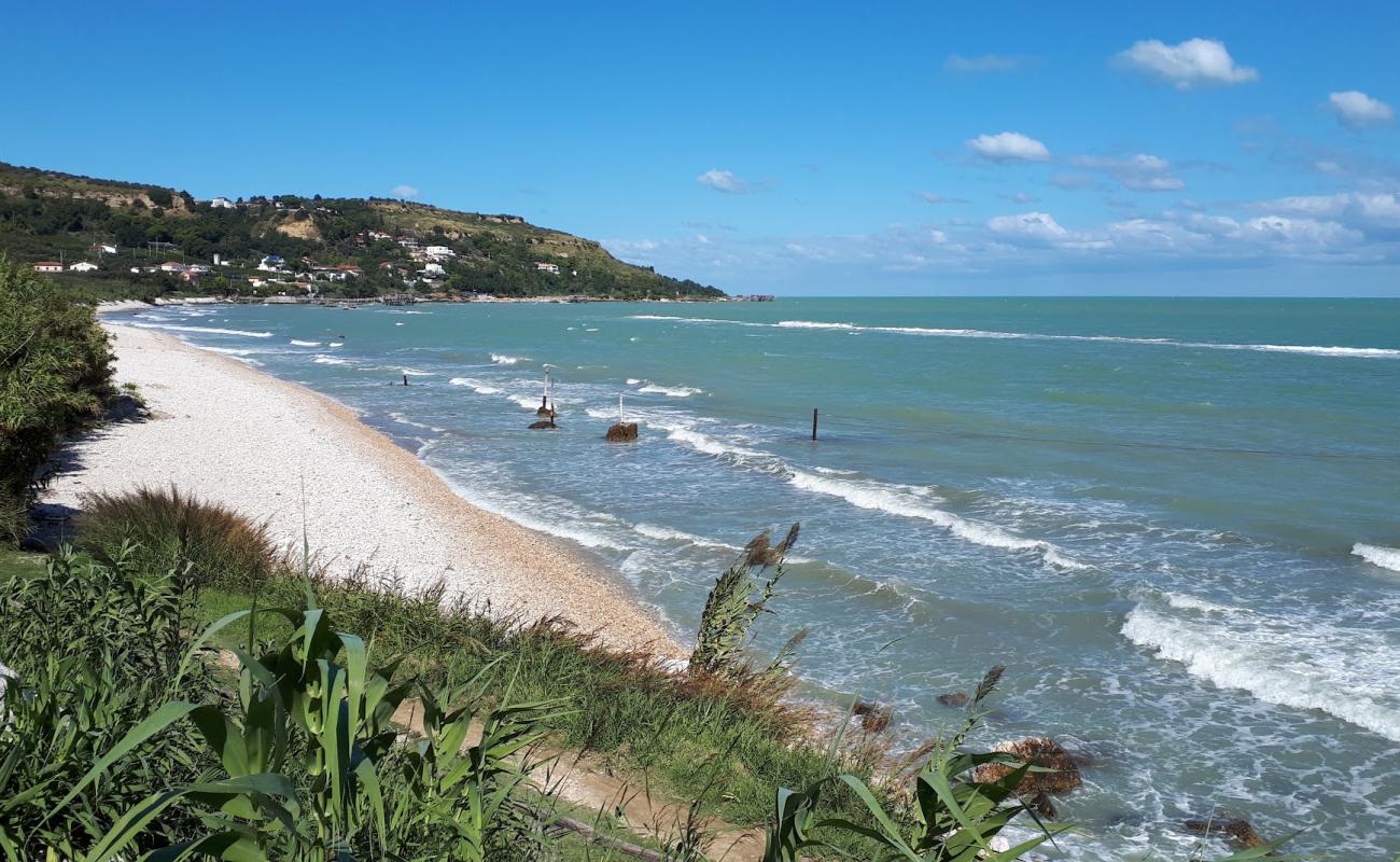 Foto de Spiaggia della Fuggitella con guijarro ligero superficie