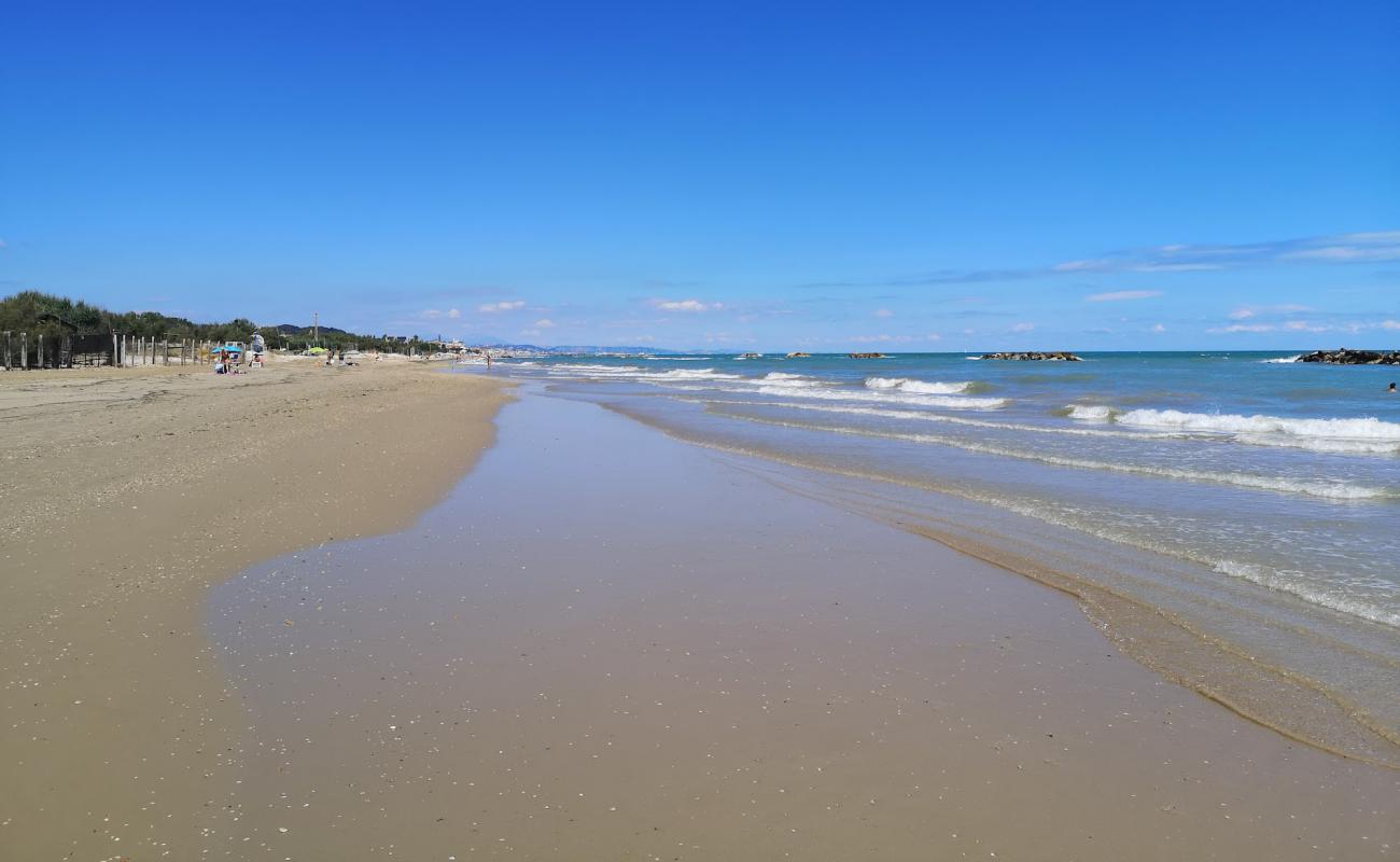 Foto de Spiaggia del Foro di Ortona con arena brillante superficie