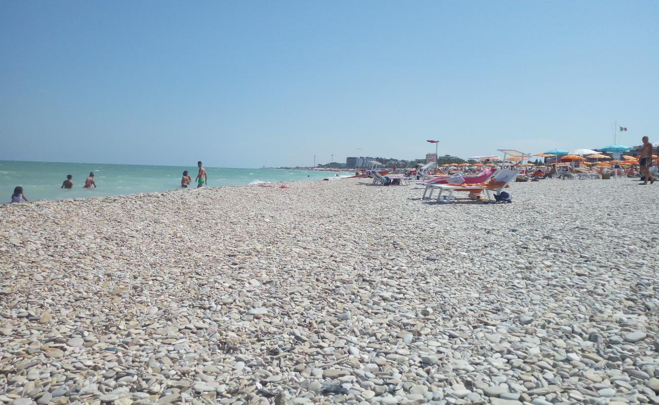 Foto de Spiaggia Sergio Piermanni con arena fina y guijarros superficie