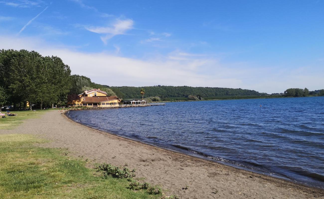 Foto de Spiaggia libera Venere con arena gris superficie