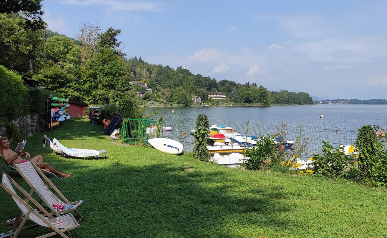 Foto de Spiaggia Comabbio, Camping Lago di Monate con #131 superficie