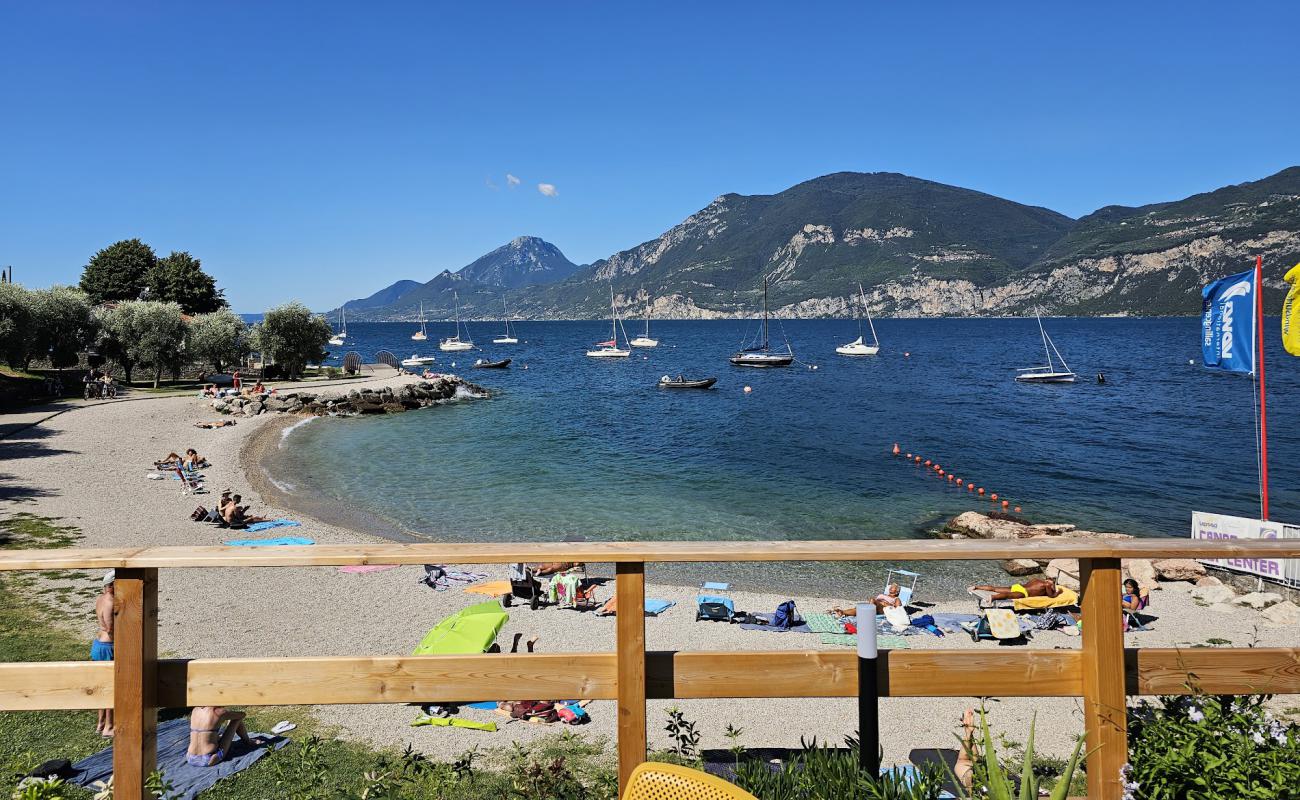 Foto de Spiaggia Acquafresca con guijarro fino gris superficie