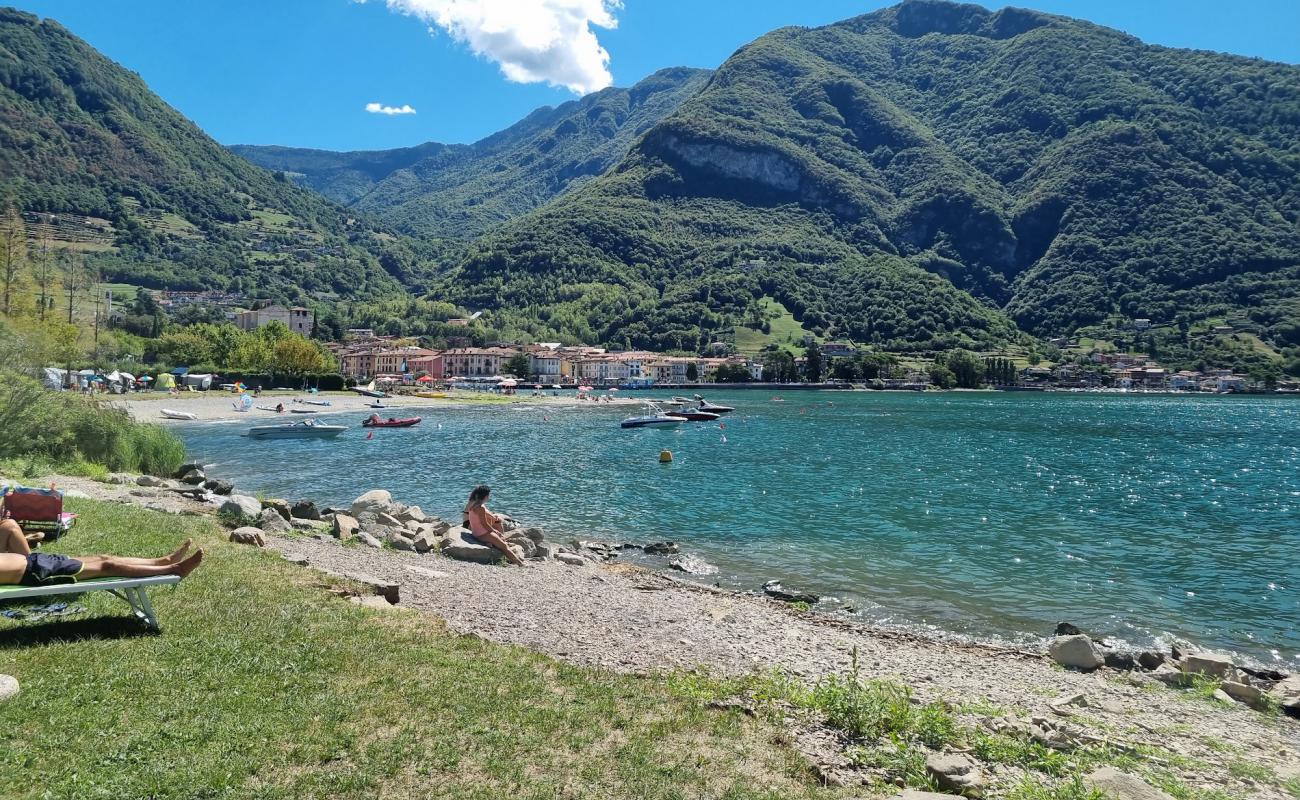 Foto de Spiaggia Libera Lido Pisogne con piedra superficie