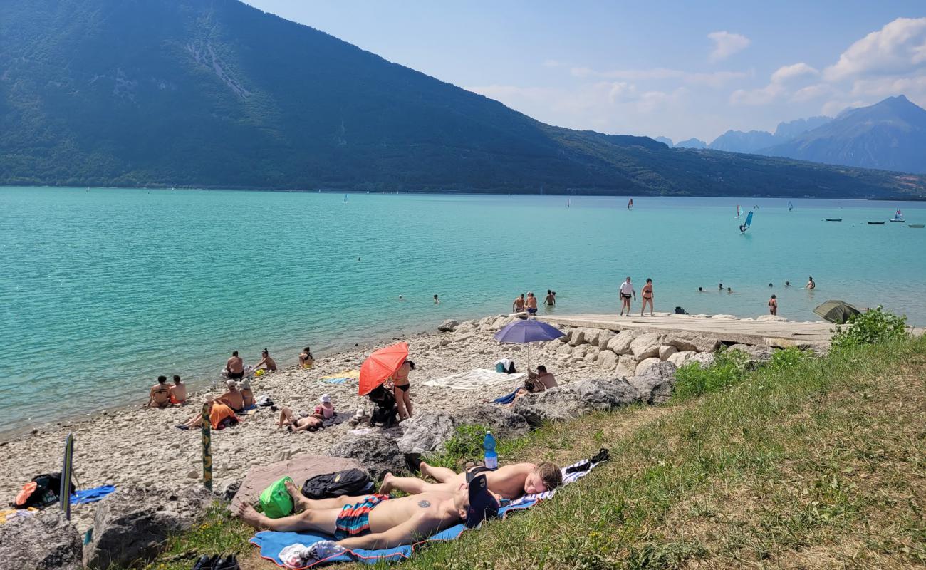 Foto de Spiaggia d'Alpago con piedra superficie