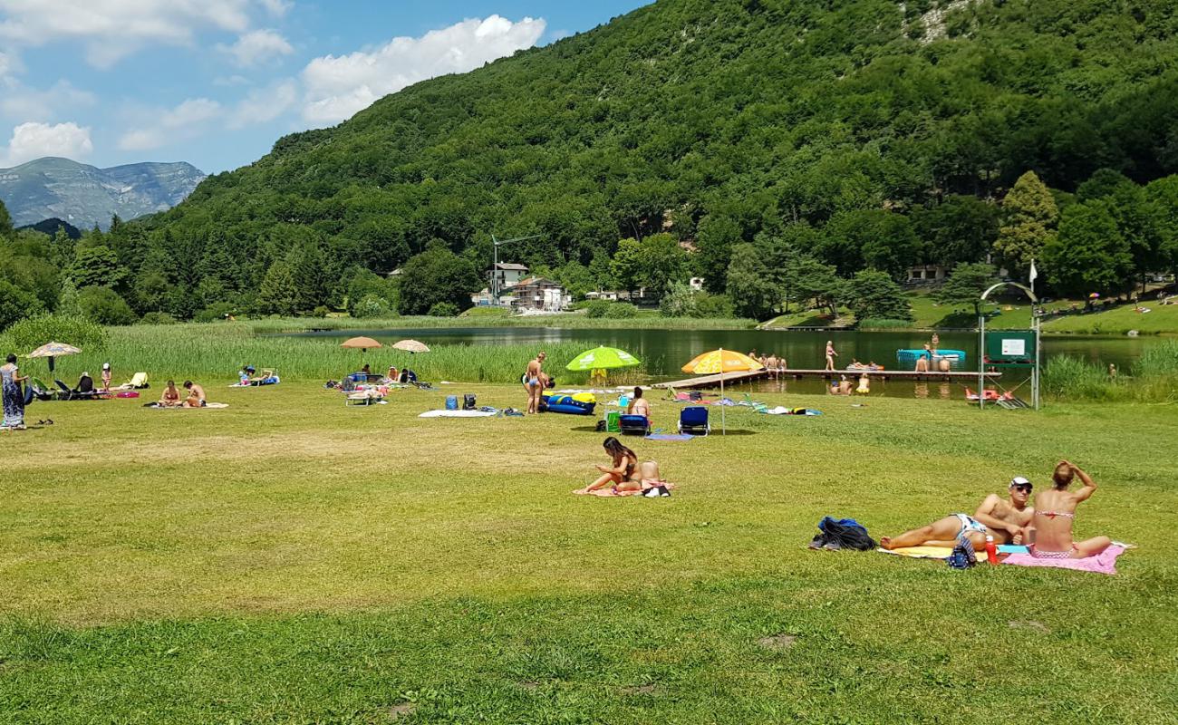 Foto de Spiaggia di Lago di Lagolo con #131 superficie