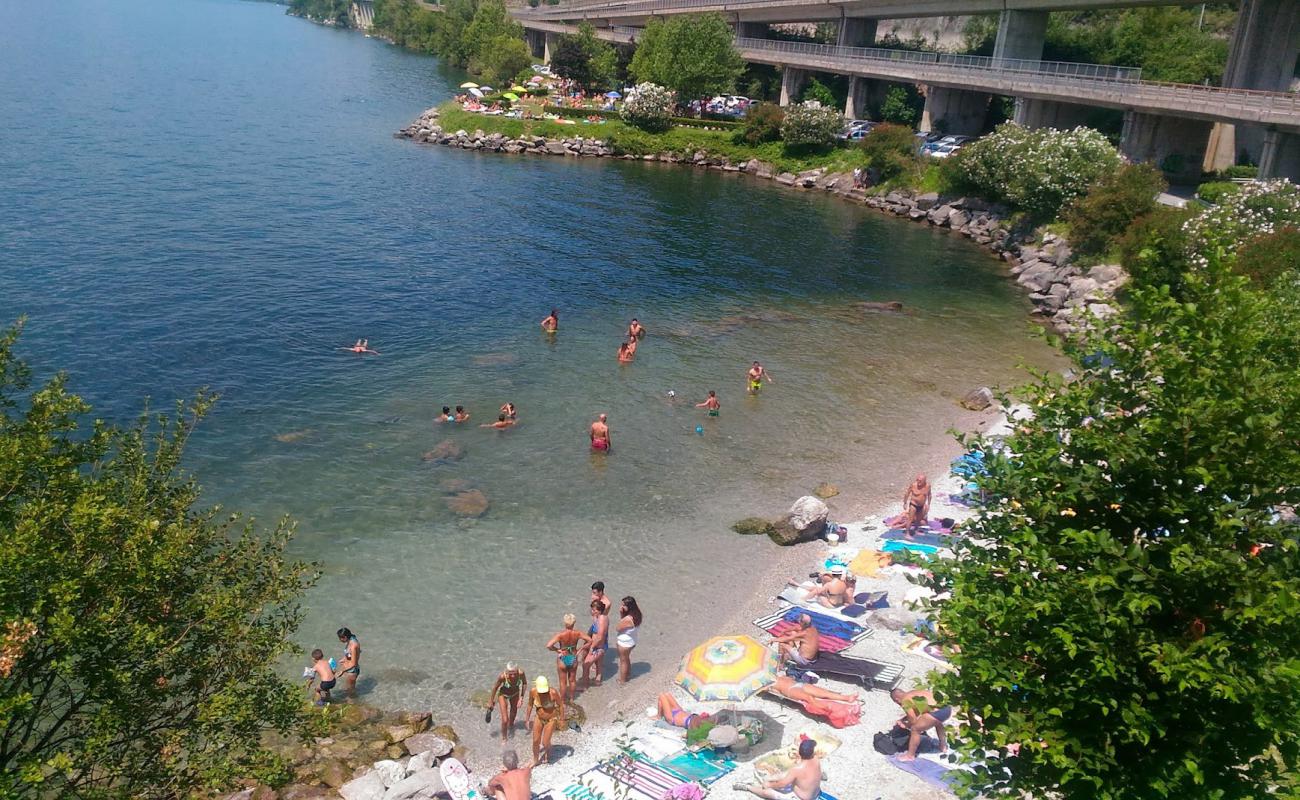 Foto de Spiaggia Abbadia Lariana con piedra superficie