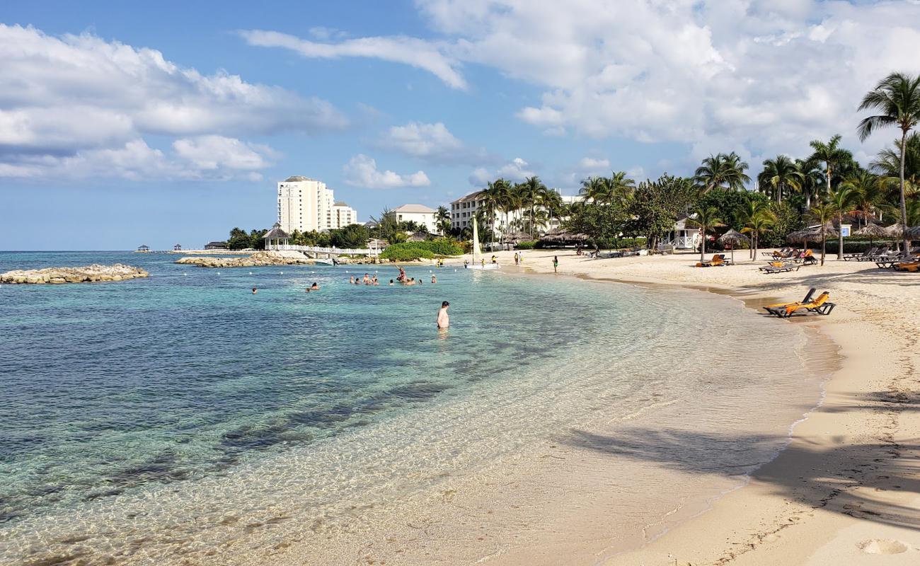 Foto de Playa Hyatt Zilara con arena brillante superficie