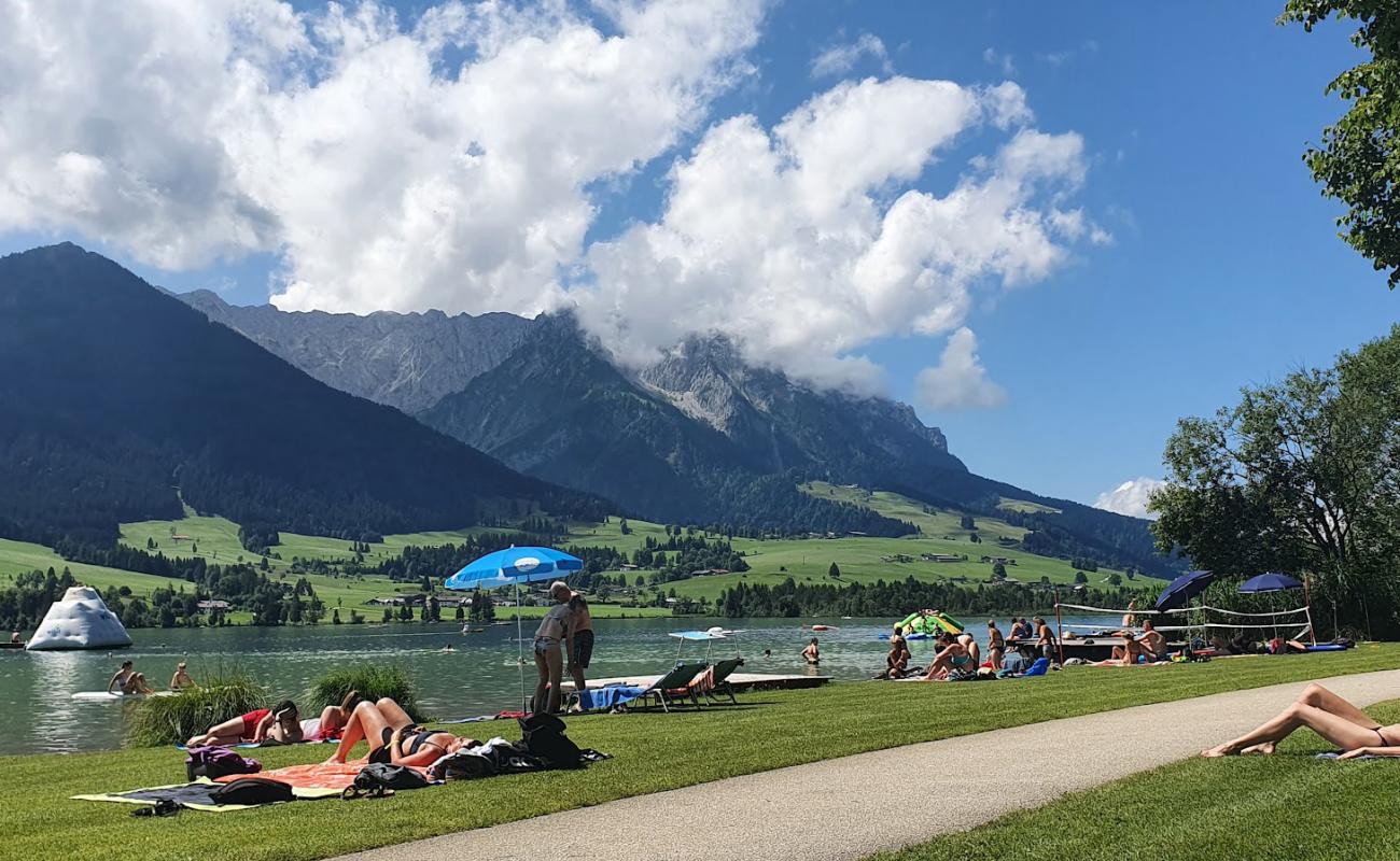 Foto de Promenade Walchsee Badestelle con hierba superficie