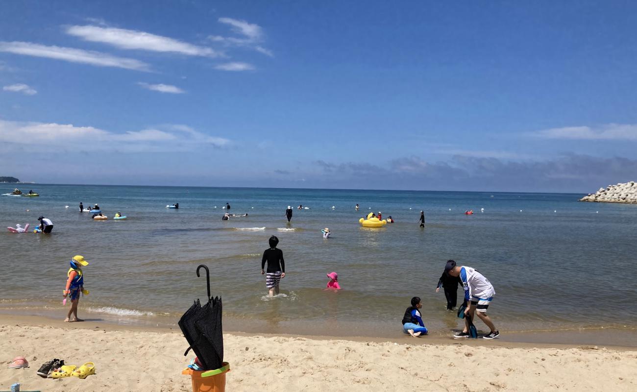 Foto de Namae Beach con arena brillante superficie