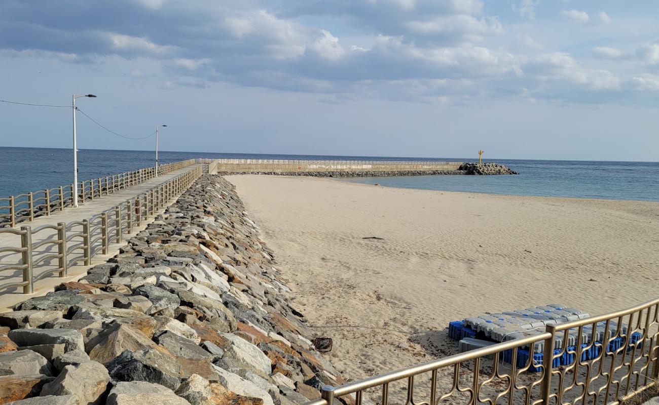 Foto de Pongpyeong Beach con arena brillante superficie