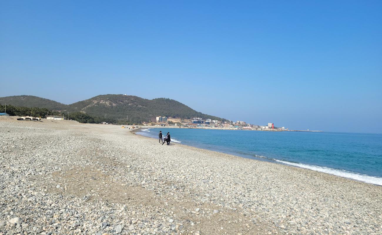 Foto de Jojorigan Beach con guijarro gris superficie