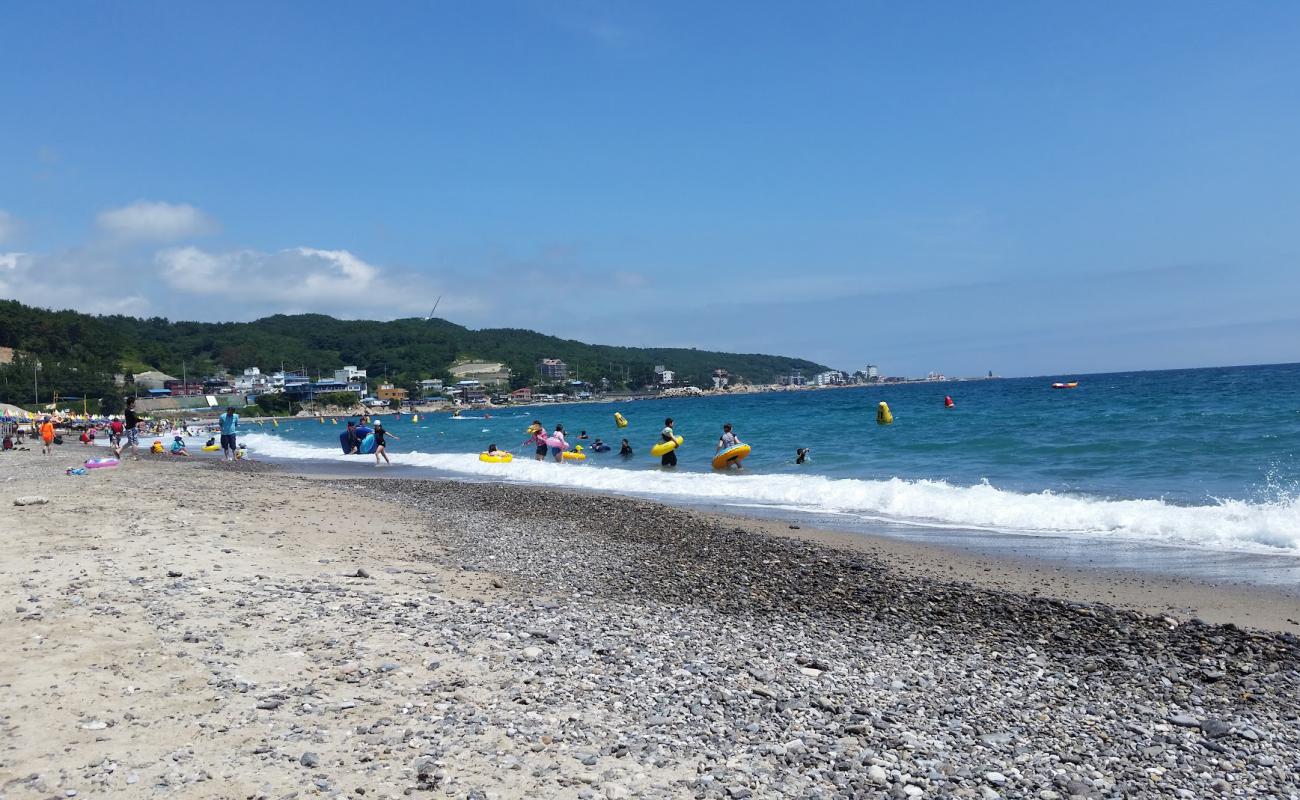 Foto de Oryu Beach con guijarro gris superficie