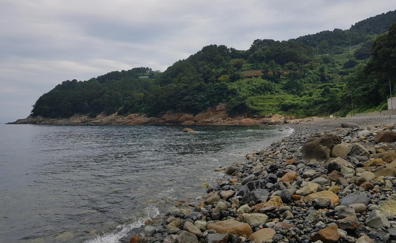 Foto de Dodong Beach con guijarro gris superficie