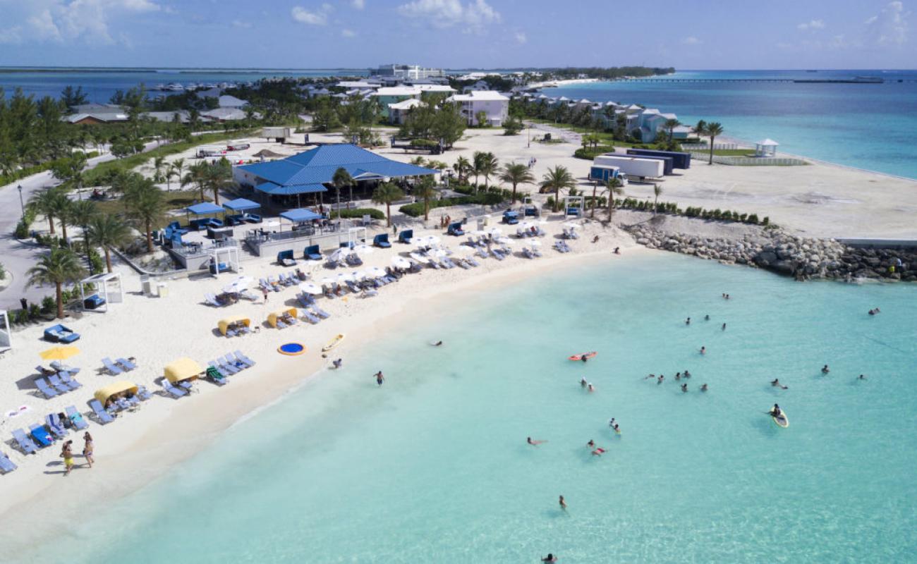 Foto de Playa Laguna Azul con brillante arena fina superficie