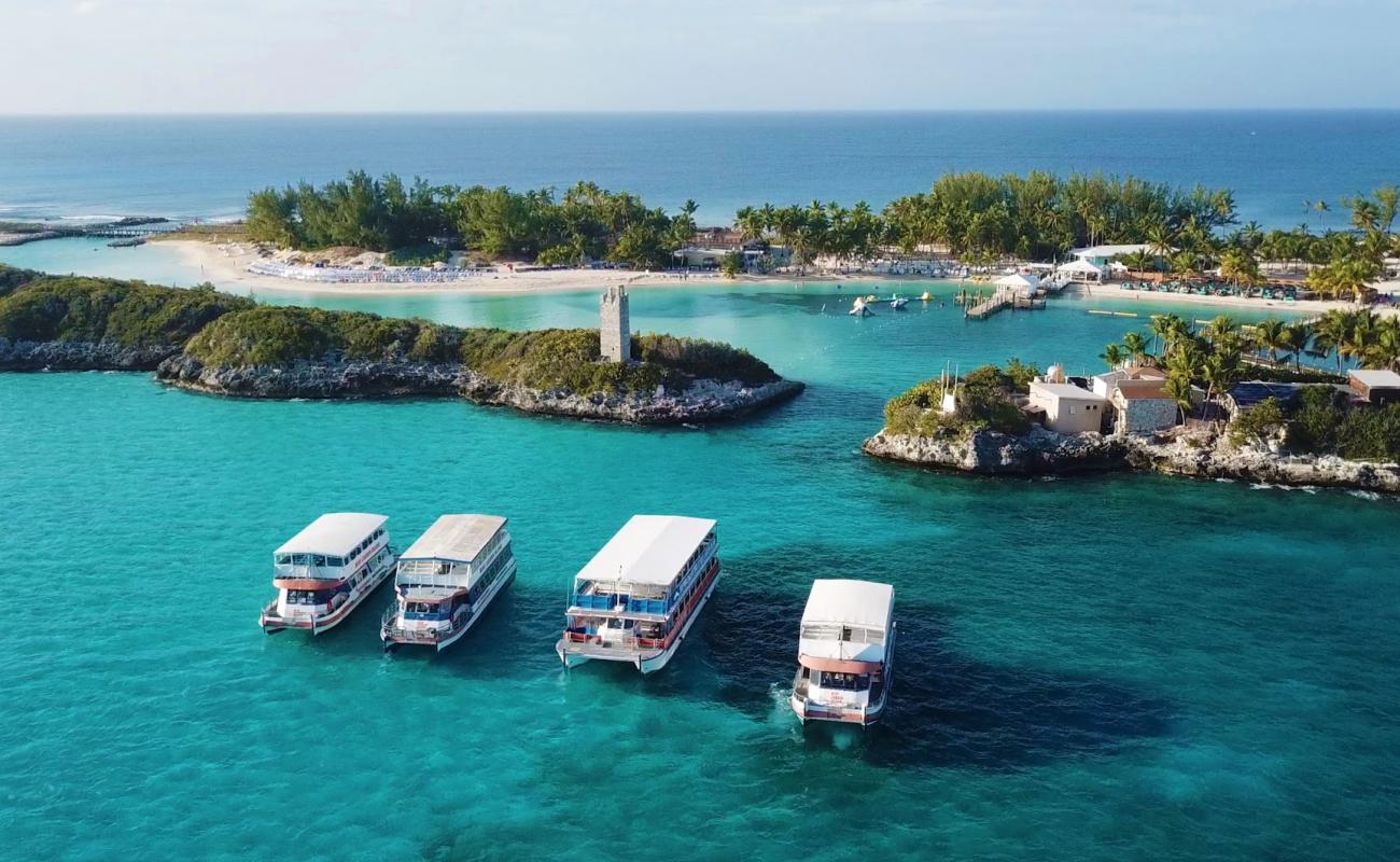 Foto de Playa de la Isla Blue Lagoon con brillante arena fina superficie