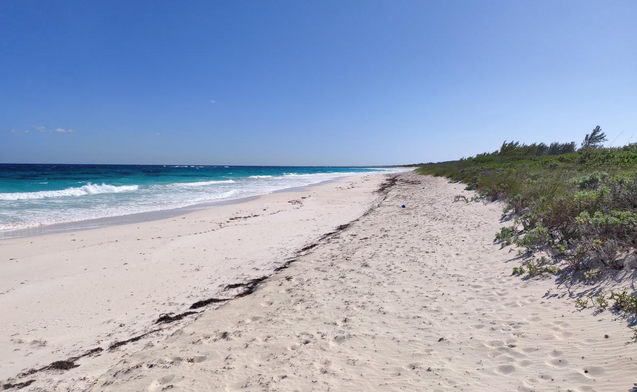 Foto de Airport beach con arena brillante superficie