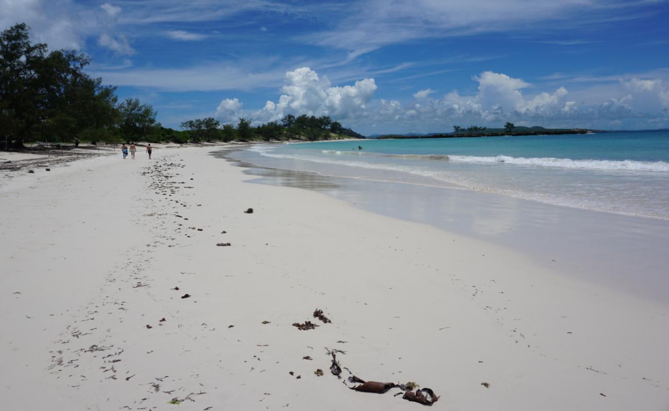 Foto de Sakalava beach con arena blanca superficie