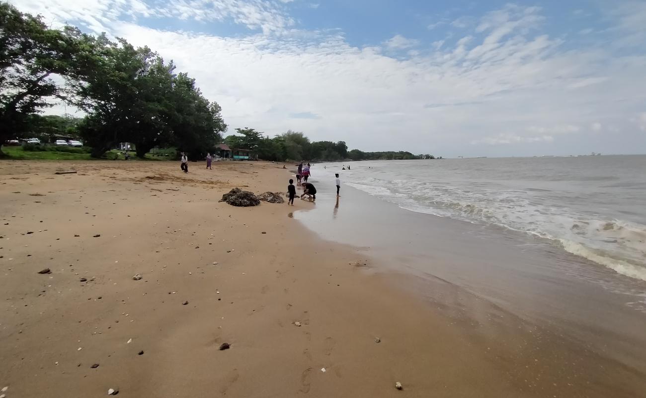 Foto de Malacca Beach con arena brillante superficie