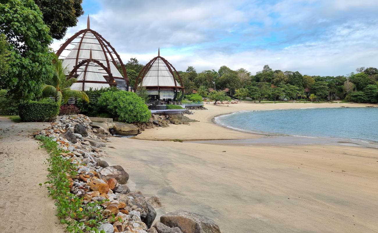 Foto de Langkawi natural Beach con brillante arena fina superficie