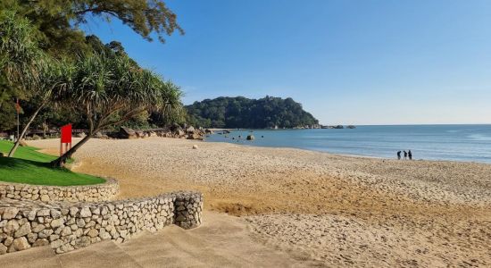 Teluk Cempedak Beach